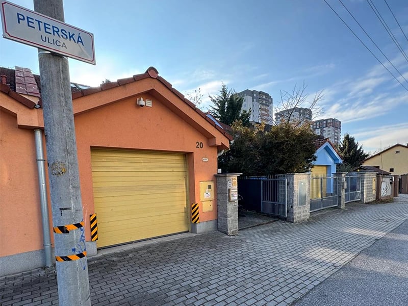 Pohľad na prednú časť kancelárie eBankrot